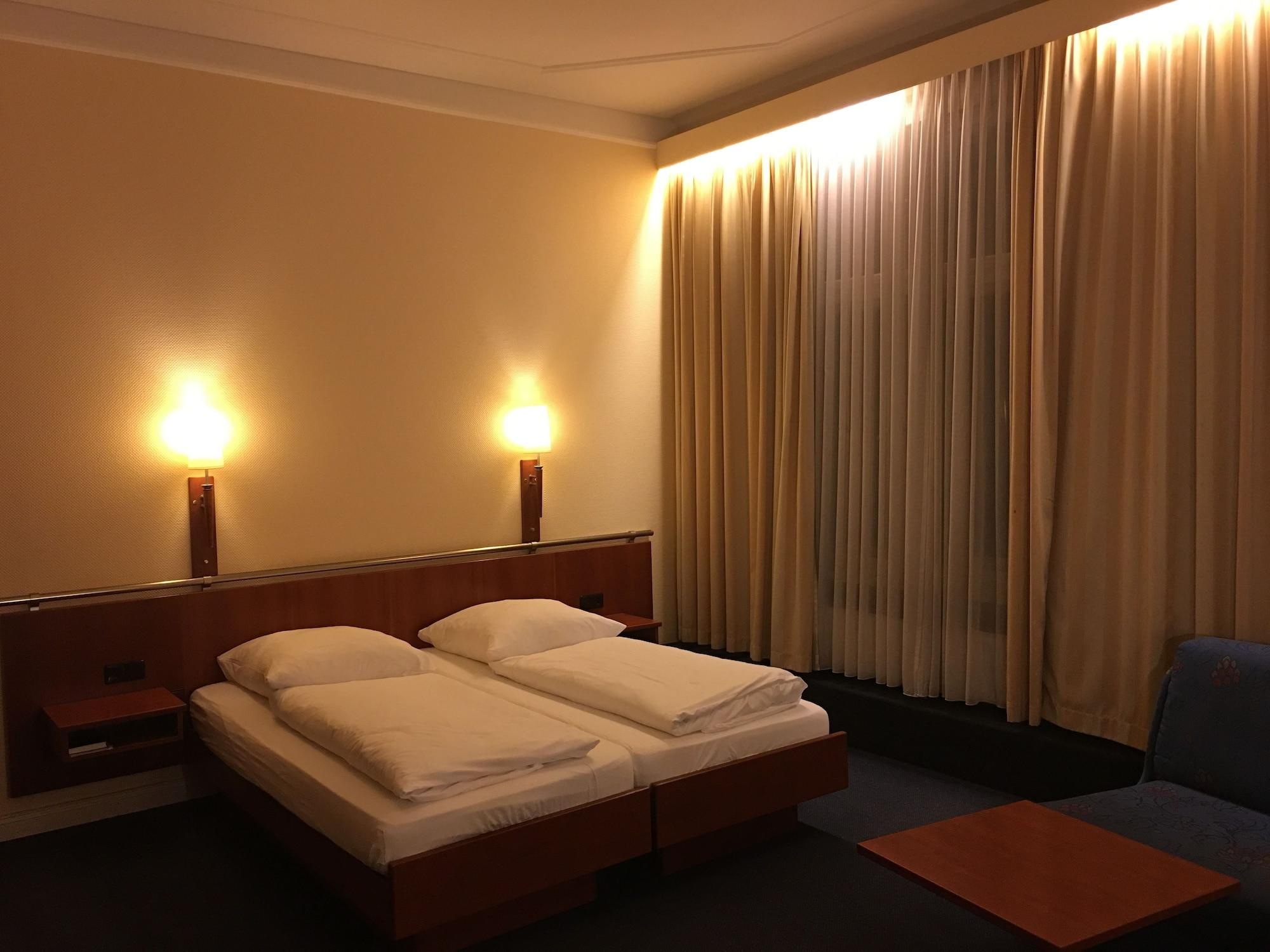 Kurfuerst Am Kurfuerstendamm Berlin Zewnętrze zdjęcie